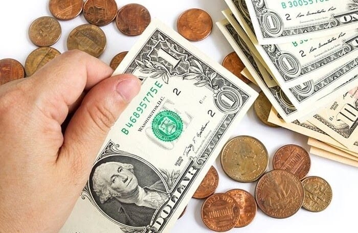 chi trả cổ tức bằng tiền mặt