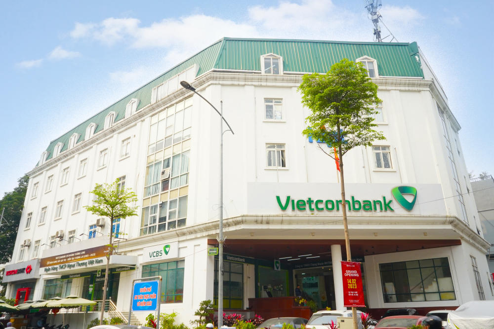 vietcombank-lac-long-quan