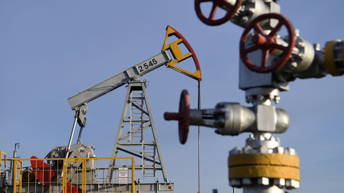 Tin vàng - dầu ngày 25/12/2023: Giá vàng và dầu biến động biến động nhẹ