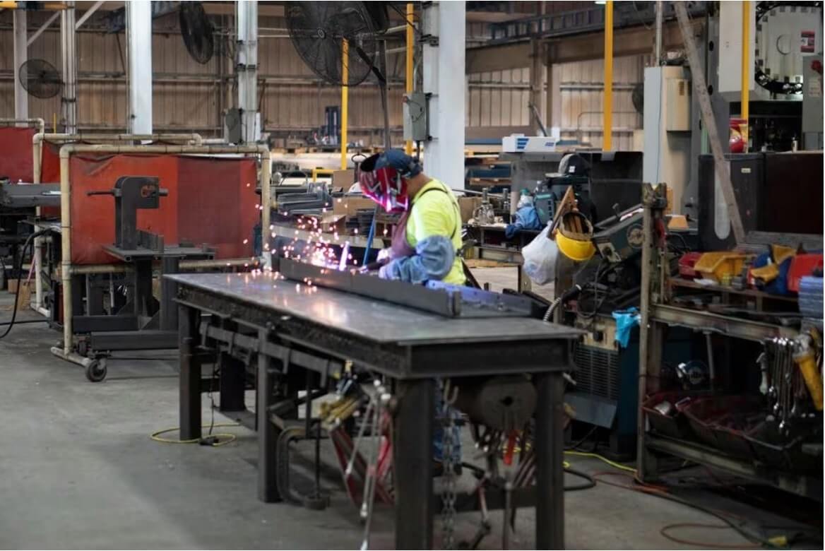 Tin tổng hợp ngày 03/01/2024: Mỹ công bố chỉ số PMI sản xuất và báo cáo việc làm JOLTS