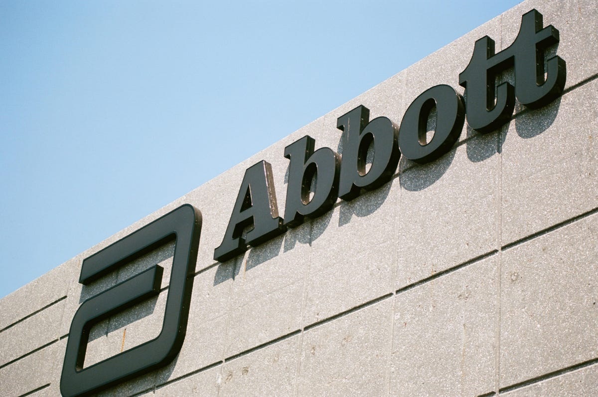 Có nên mua ngay cổ phiếu Abbott Laboratories?