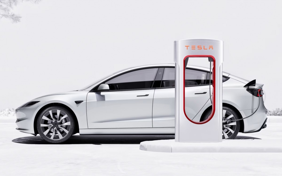 Có nên mua cổ phiếu Tesla?