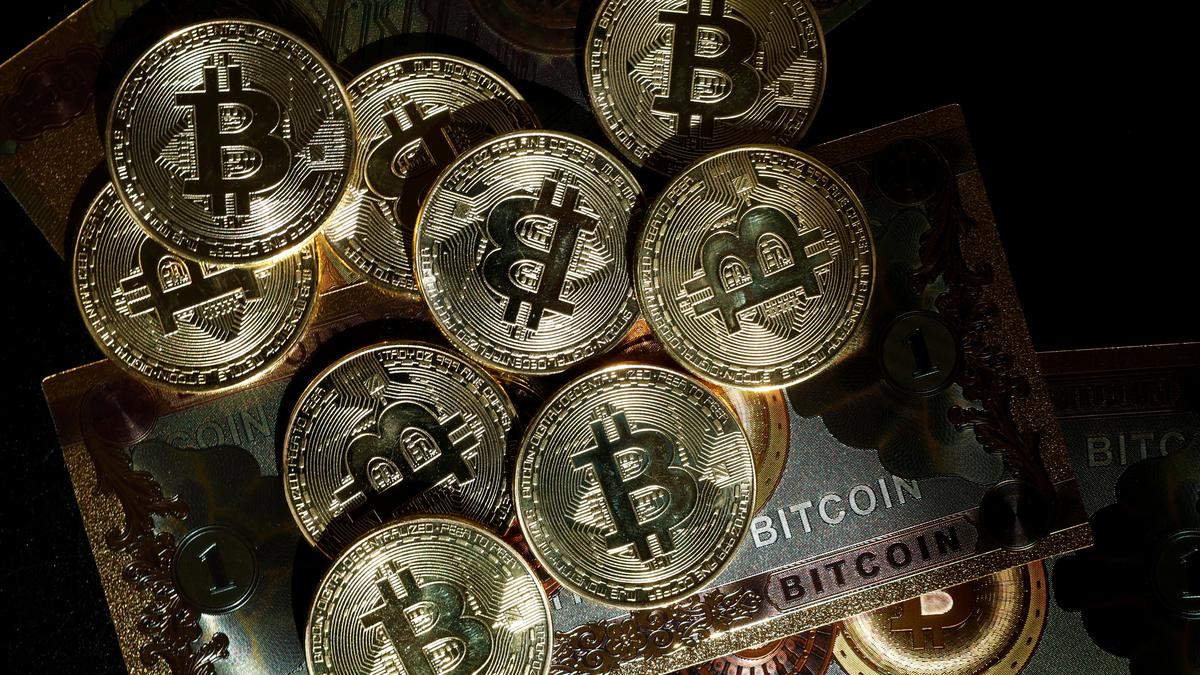 Lần đầu tiên trong lịch sử, Bitcoin chạm mốc 72.000 USD