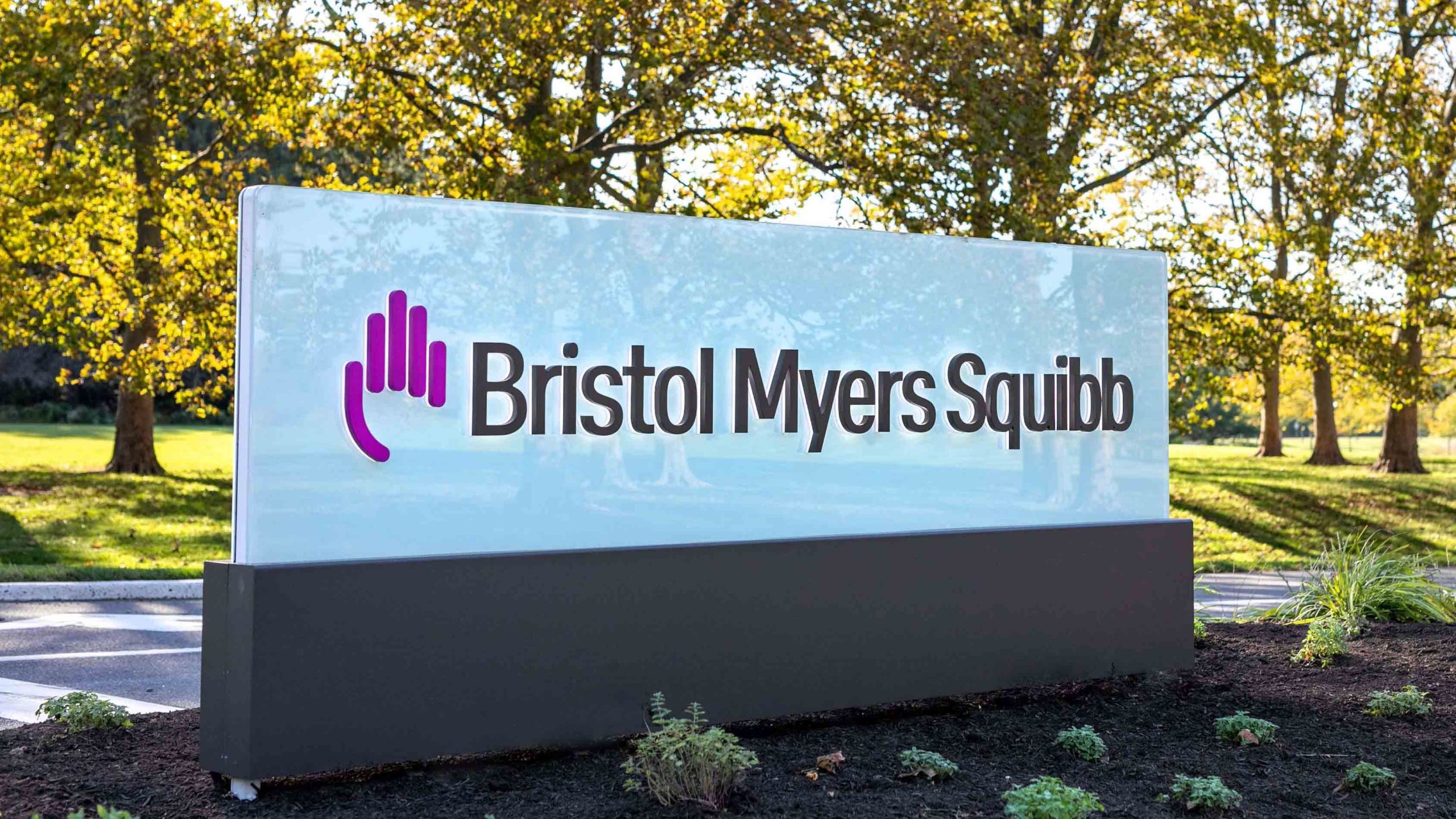 Bristol Myers Squibb nâng cao triển vọng sau kết quả thu nhập quý 2 vững chắc