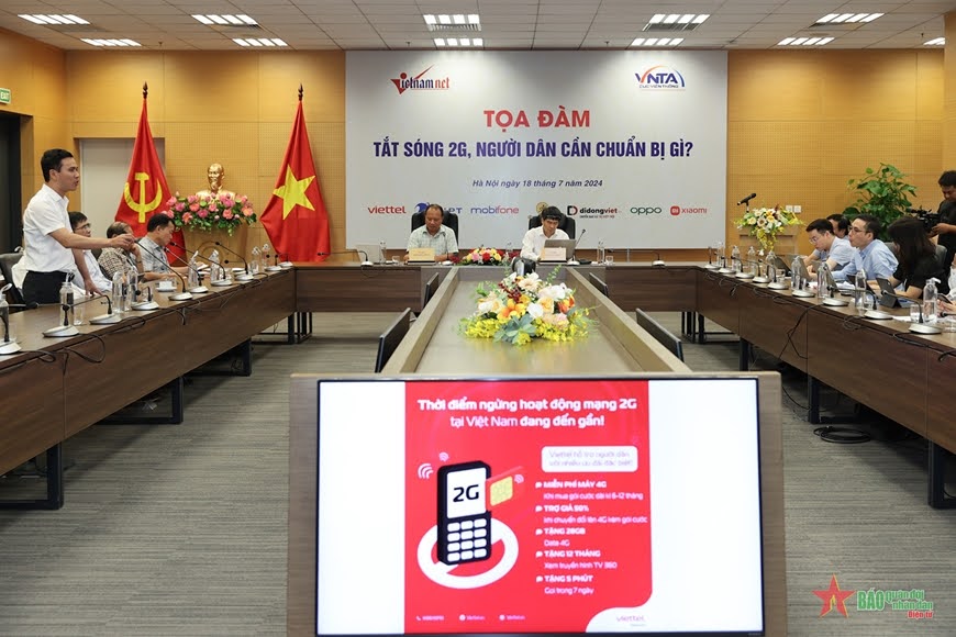 dien-thoai-cuc-gach-bi-khai-tu-gdtc-2