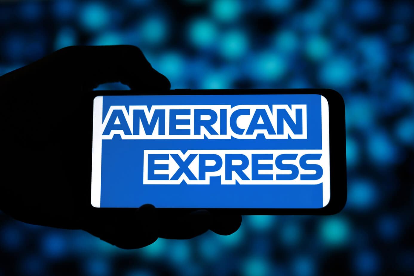 Cổ phiếu American Express: so sánh luận điểm chủ mua, chủ bán